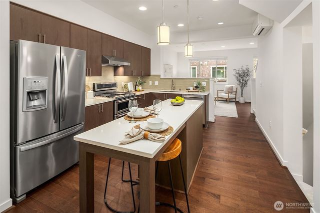 15711 NE 14th Alley, Bellevue, WA 98008