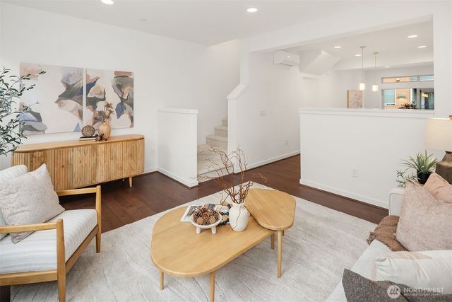 15711 NE 14th Alley, Bellevue, WA 98008