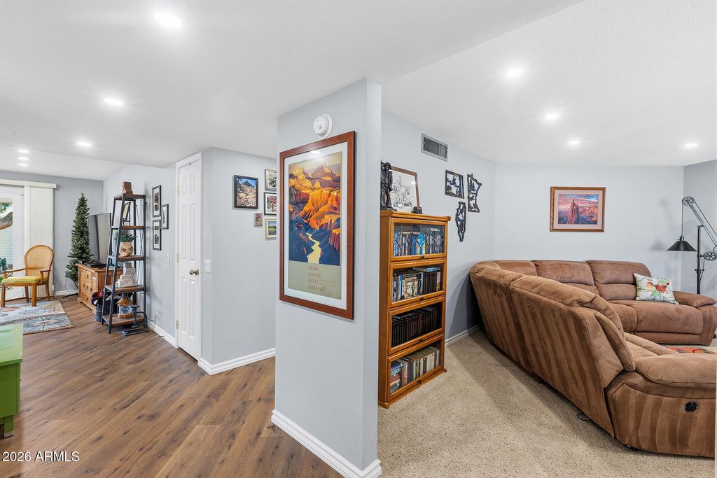 Image 11 of property listing at 10457 W CAMPANA Drive, Sun City, AZ 85351