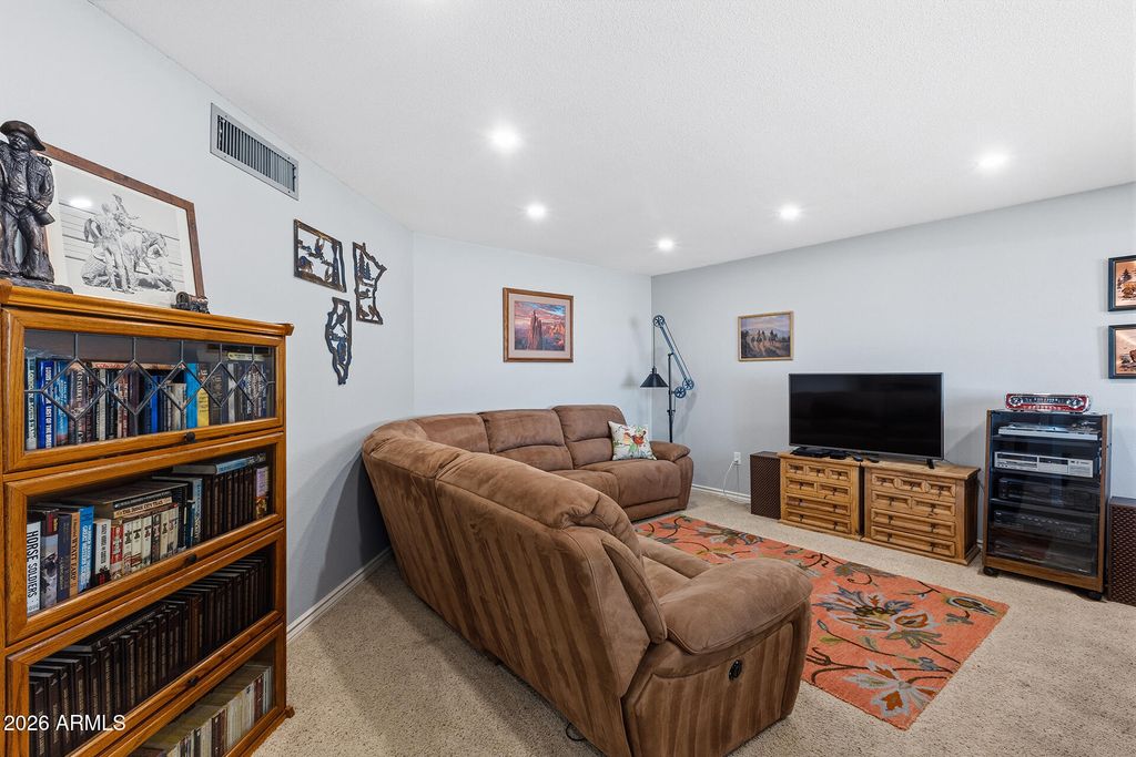 Image 13 of property listing at 10457 W CAMPANA Drive, Sun City, AZ 85351