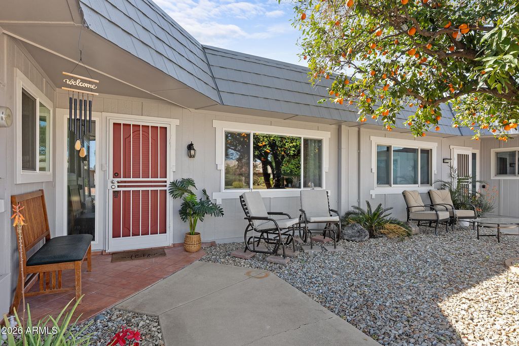 Image 2 of property listing at 10457 W CAMPANA Drive, Sun City, AZ 85351