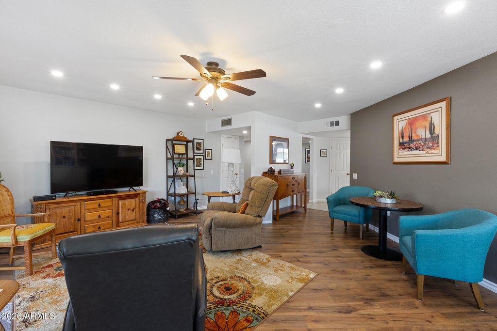 Image 38 of property listing at 10457 W CAMPANA Drive, Sun City, AZ 85351