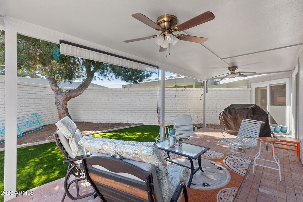 Image 46 of property listing at 10457 W CAMPANA Drive, Sun City, AZ 85351