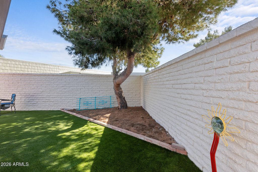 Image 49 of property listing at 10457 W CAMPANA Drive, Sun City, AZ 85351