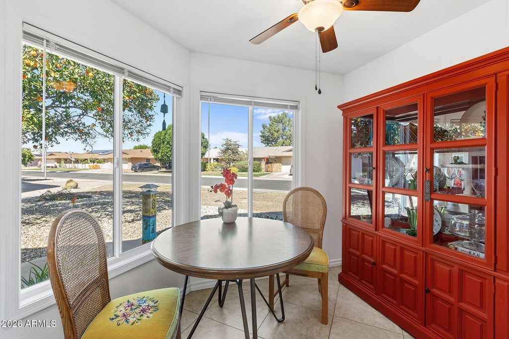 Image 5 of property listing at 10457 W CAMPANA Drive, Sun City, AZ 85351