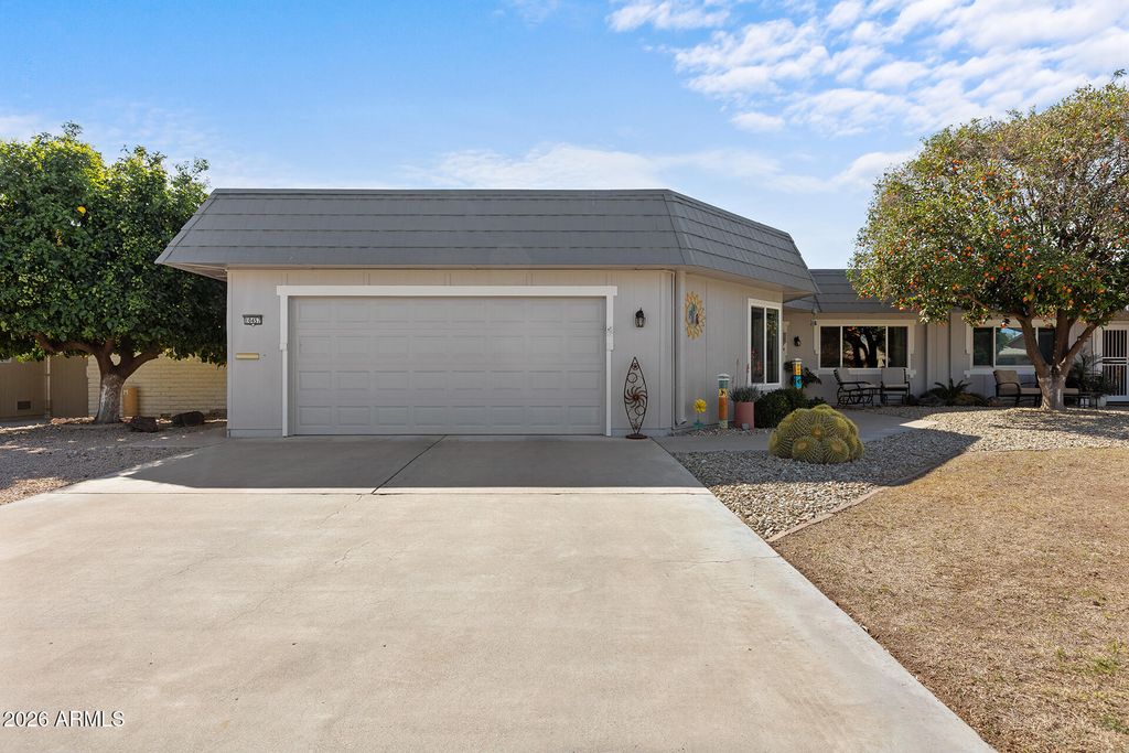 Image 8 of property listing at 10457 W CAMPANA Drive, Sun City, AZ 85351