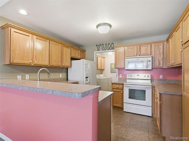 14294 Moravian Manor Circle, Sterling Heights, MI 48312