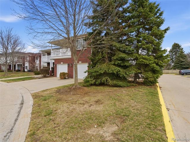 14294 Moravian Manor Circle, Sterling Heights, MI 48312