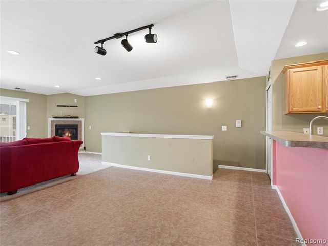 14294 Moravian Manor Circle, Sterling Heights, MI 48312