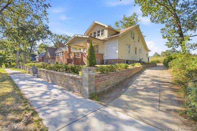 6494 London Street, Detroit, MI 48221