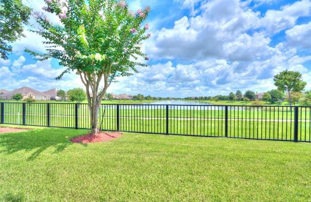 13415 Highland Lake Lane, Pearland, TX 77584