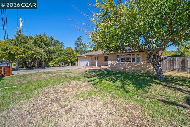 3825 Joan Ave, Concord, CA 94521