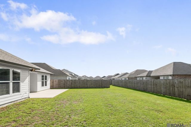 25240 Burlington Dr, Denham Springs, LA 70726