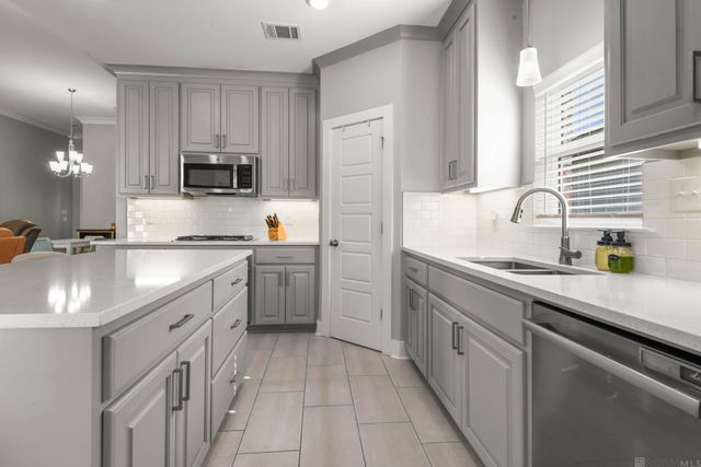25240 Burlington Dr, Denham Springs, LA 70726