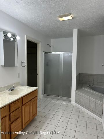 51 Canterbury Drive, Saugerties, NY 12477