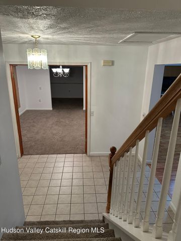 51 Canterbury Drive, Saugerties, NY 12477