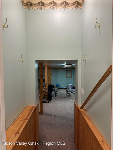 51 Canterbury Drive, Saugerties, NY 12477