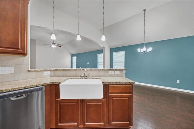 1909 Goldilocks LN, Manchaca, TX 78652