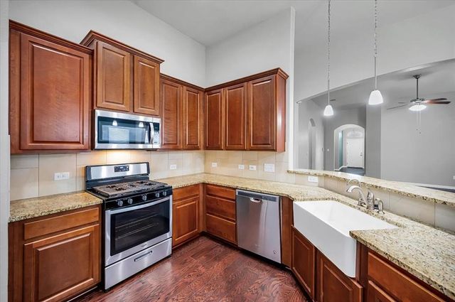 1909 Goldilocks LN, Manchaca, TX 78652