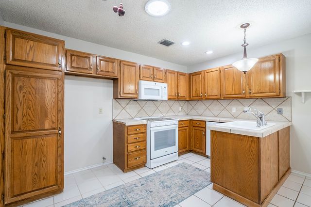 3400 Wedgewood St, Midland, TX 79707