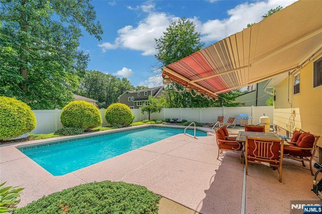 9 Fairway Avenue, Emerson, NJ 07630