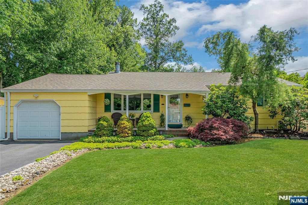 9 Fairway Avenue, Emerson, NJ 07630