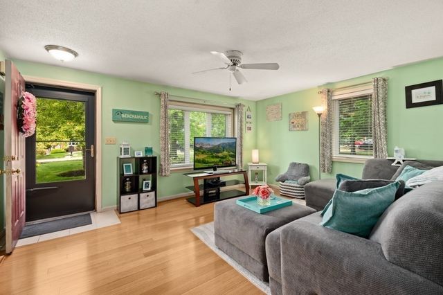 1601 Lewis O Gray Dr 1601, Saugus, MA 01906