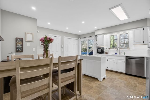 81 Founders Village 81, Clinton, CT 06413