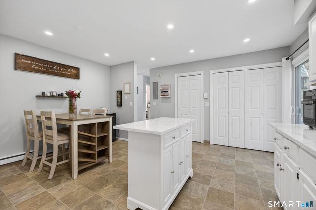 81 Founders Village 81, Clinton, CT 06413