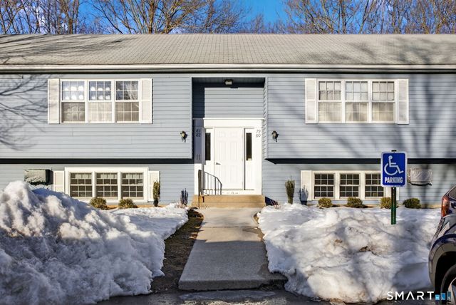 81 Founders Village 81, Clinton, CT 06413