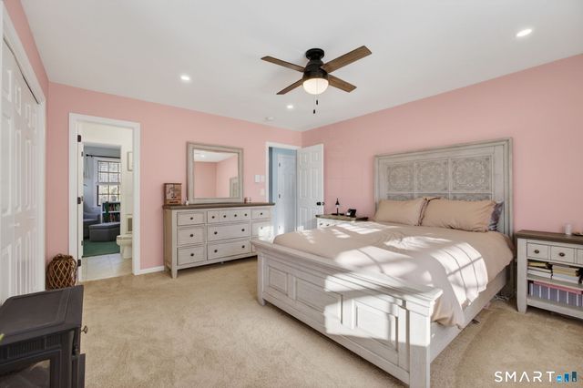 81 Founders Village 81, Clinton, CT 06413