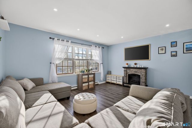 81 Founders Village 81, Clinton, CT 06413