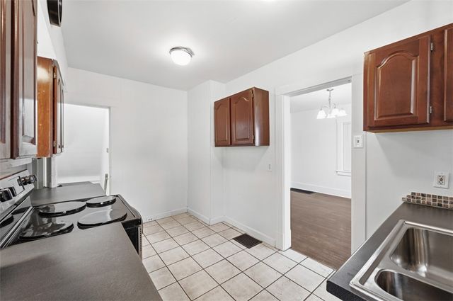 109 Clairtonica St, Crafton Heights, PA 15205