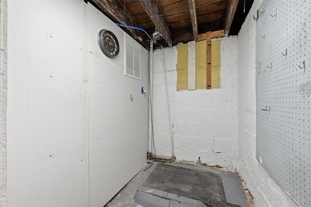 109 Clairtonica St, Crafton Heights, PA 15205