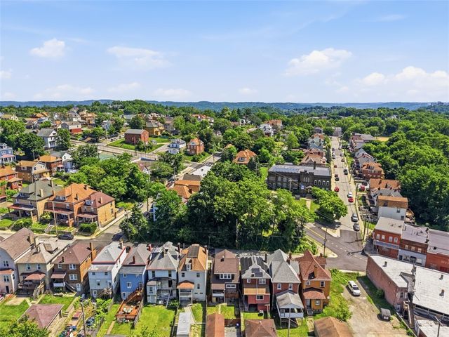 109 Clairtonica St, Crafton Heights, PA 15205