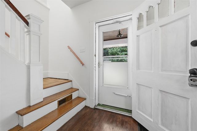 109 Clairtonica St, Crafton Heights, PA 15205