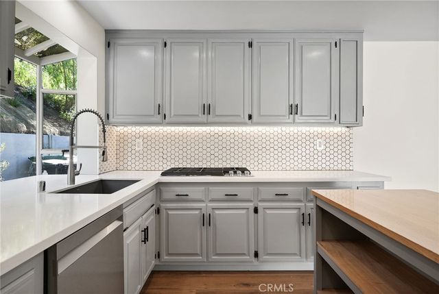 7009 Scarborough Peak, West Hills, CA 91307