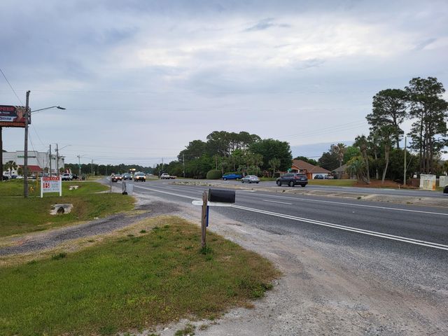 9050-B Navarre Pkwy, B, Navarre, FL 32566