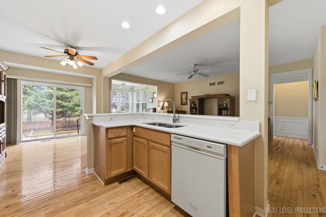 4211 Whitehall Lane, Algonquin, IL 60102