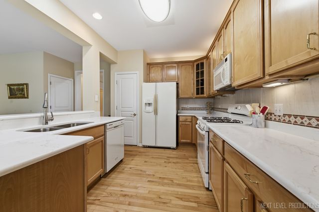 4211 Whitehall Lane, Algonquin, IL 60102