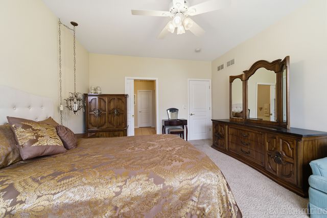 4211 Whitehall Lane, Algonquin, IL 60102