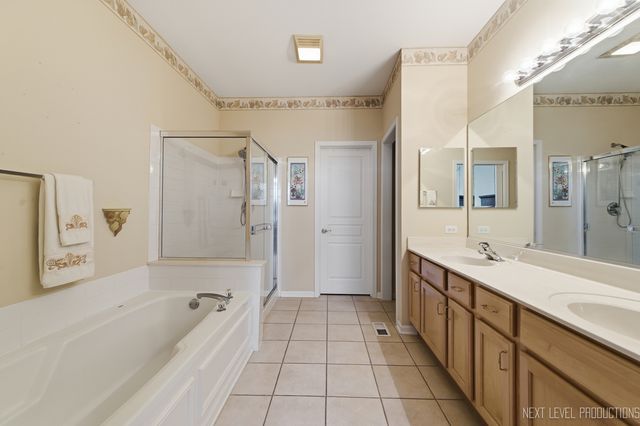 4211 Whitehall Lane, Algonquin, IL 60102