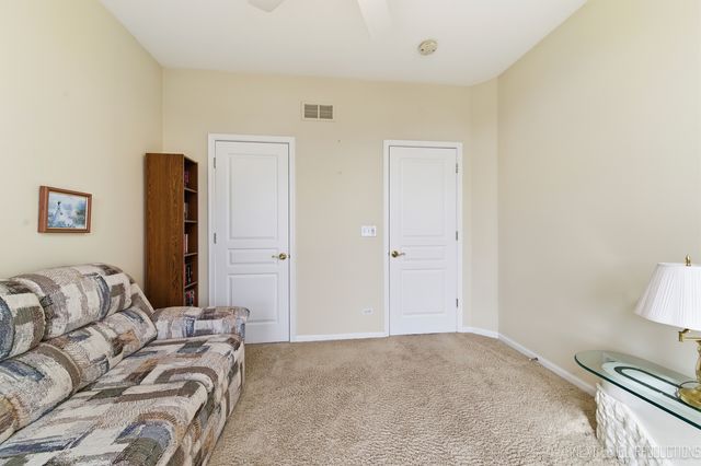 4211 Whitehall Lane, Algonquin, IL 60102