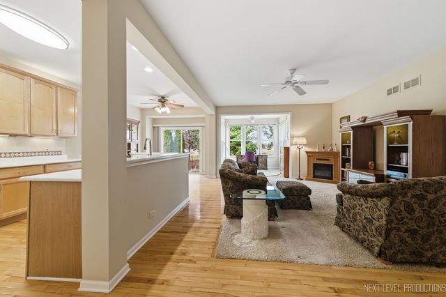 4211 Whitehall Lane, Algonquin, IL 60102