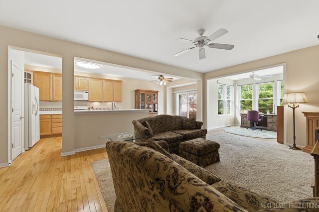 4211 Whitehall Lane, Algonquin, IL 60102