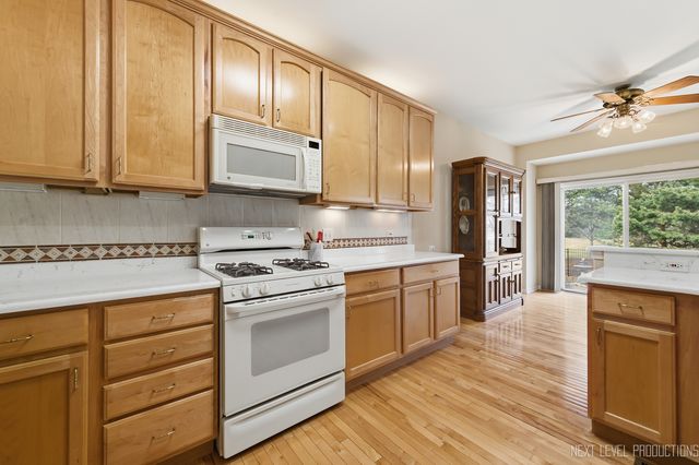 4211 Whitehall Lane, Algonquin, IL 60102