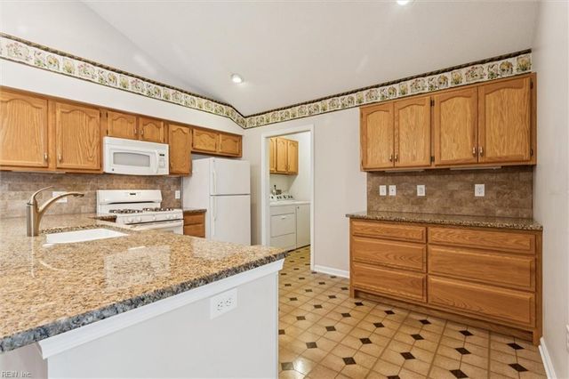 230 Timberline LOOP, Yorktown, VA 23692
