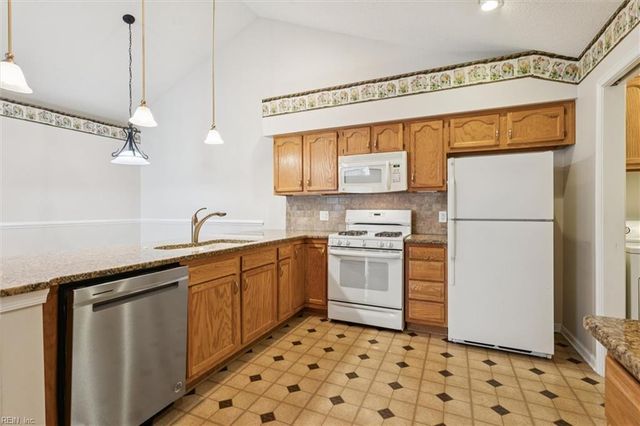 230 Timberline LOOP, Yorktown, VA 23692