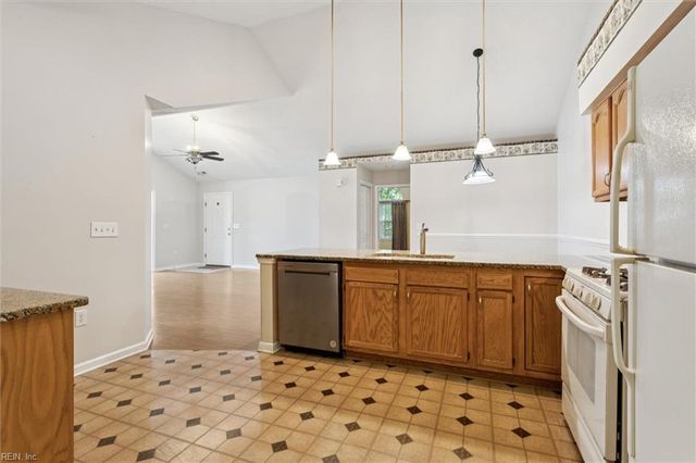 230 Timberline LOOP, Yorktown, VA 23692