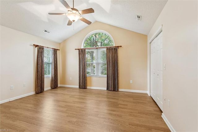 230 Timberline LOOP, Yorktown, VA 23692